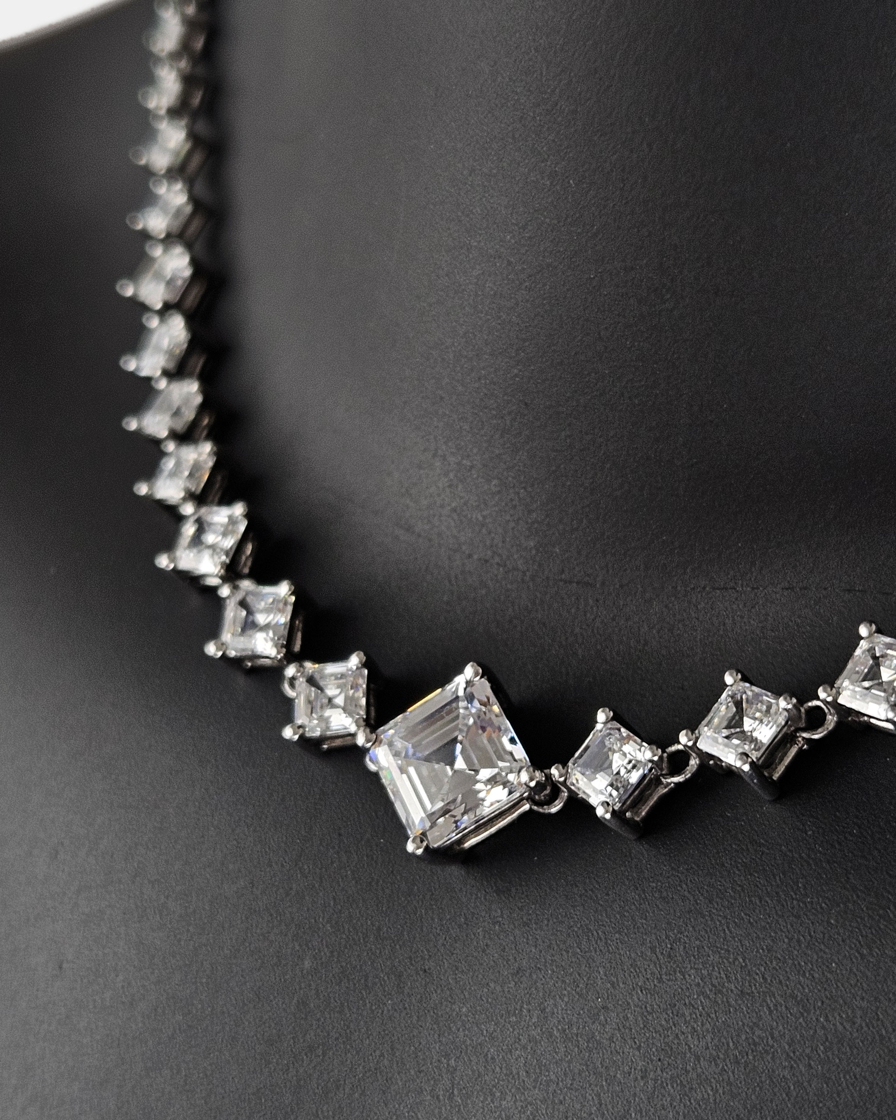 Gargantilla plata y zirconitas