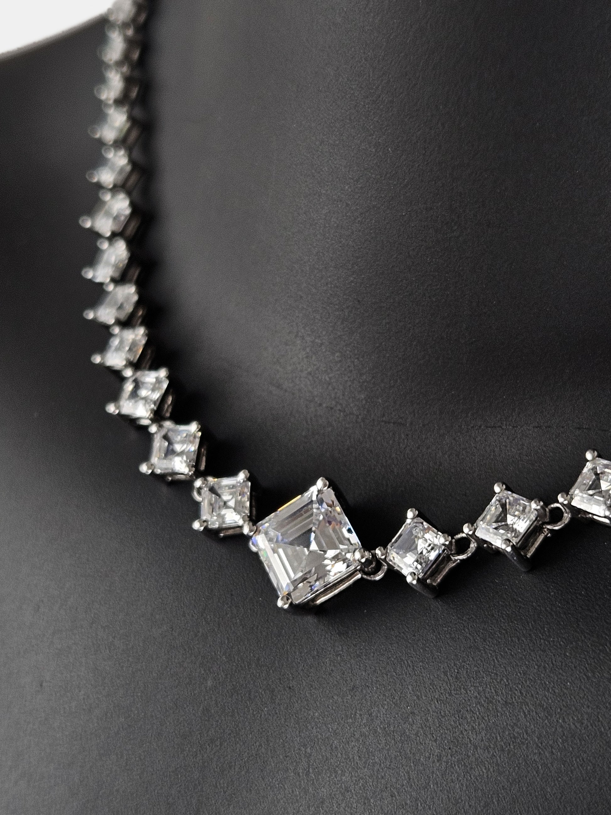 Gargantilla plata y zirconitas