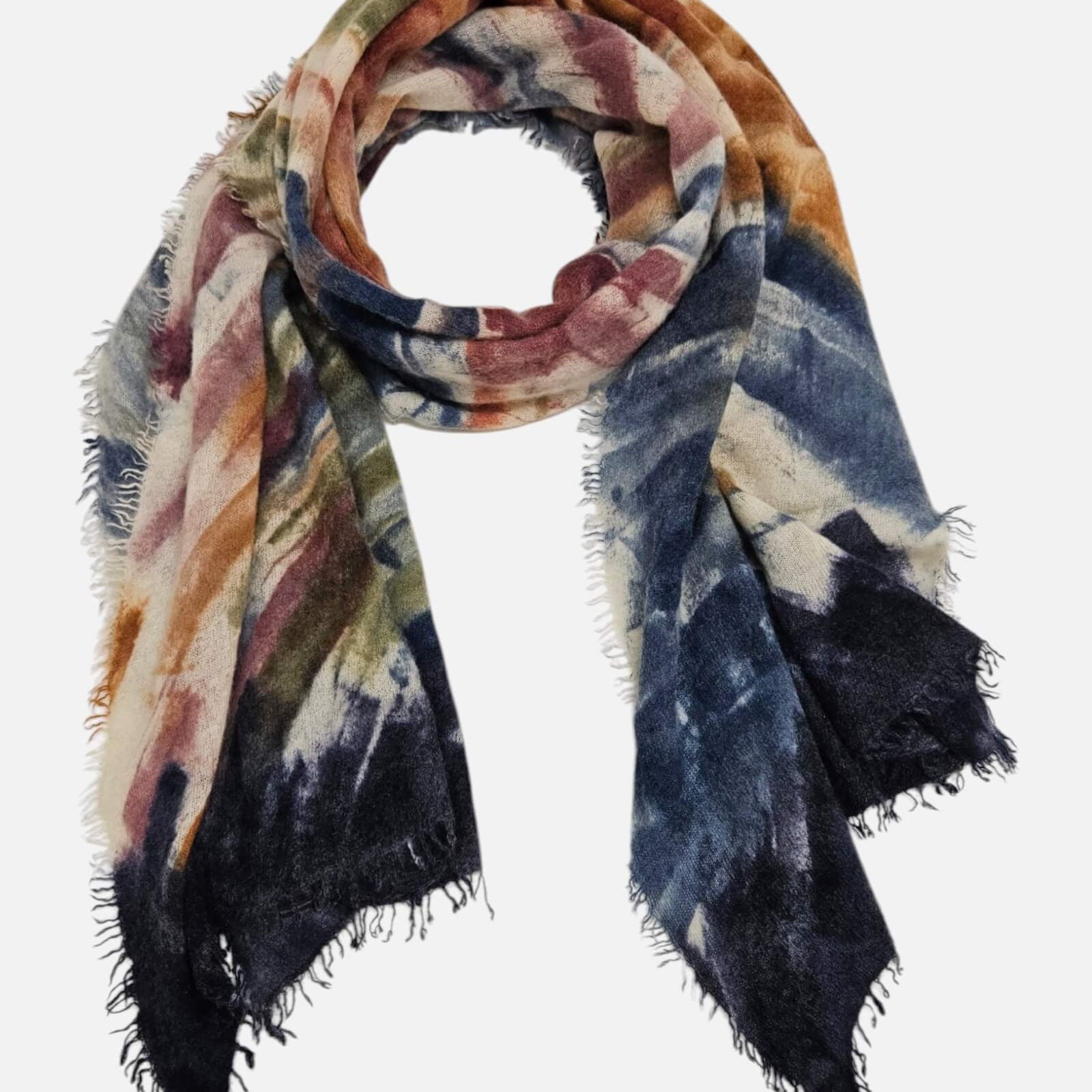 Foulard de cashmere Faliero Sarti extendido mostrando las franjas difuminadas de color y los bordes con micro-flecos.