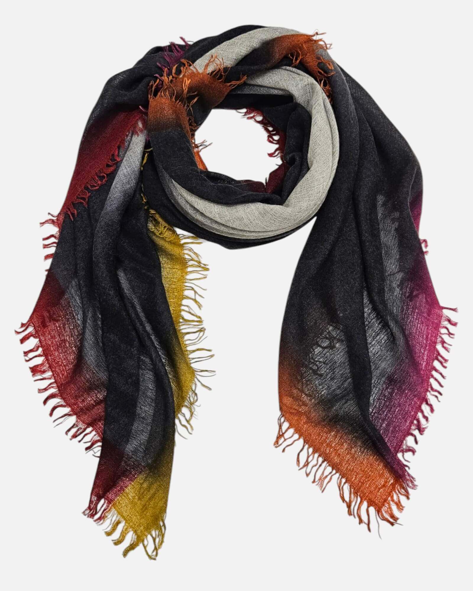 Foulard Faliero Sarti Kamala extendido en bucle de 155x160 cm mostrando las franjas de color en amarillo, frambuesa y terracota.
