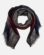 Vista completa del pañuelo Faliero Sarti Little Giudy en 100% cashmere con efecto degradado y bordes deshilachados.