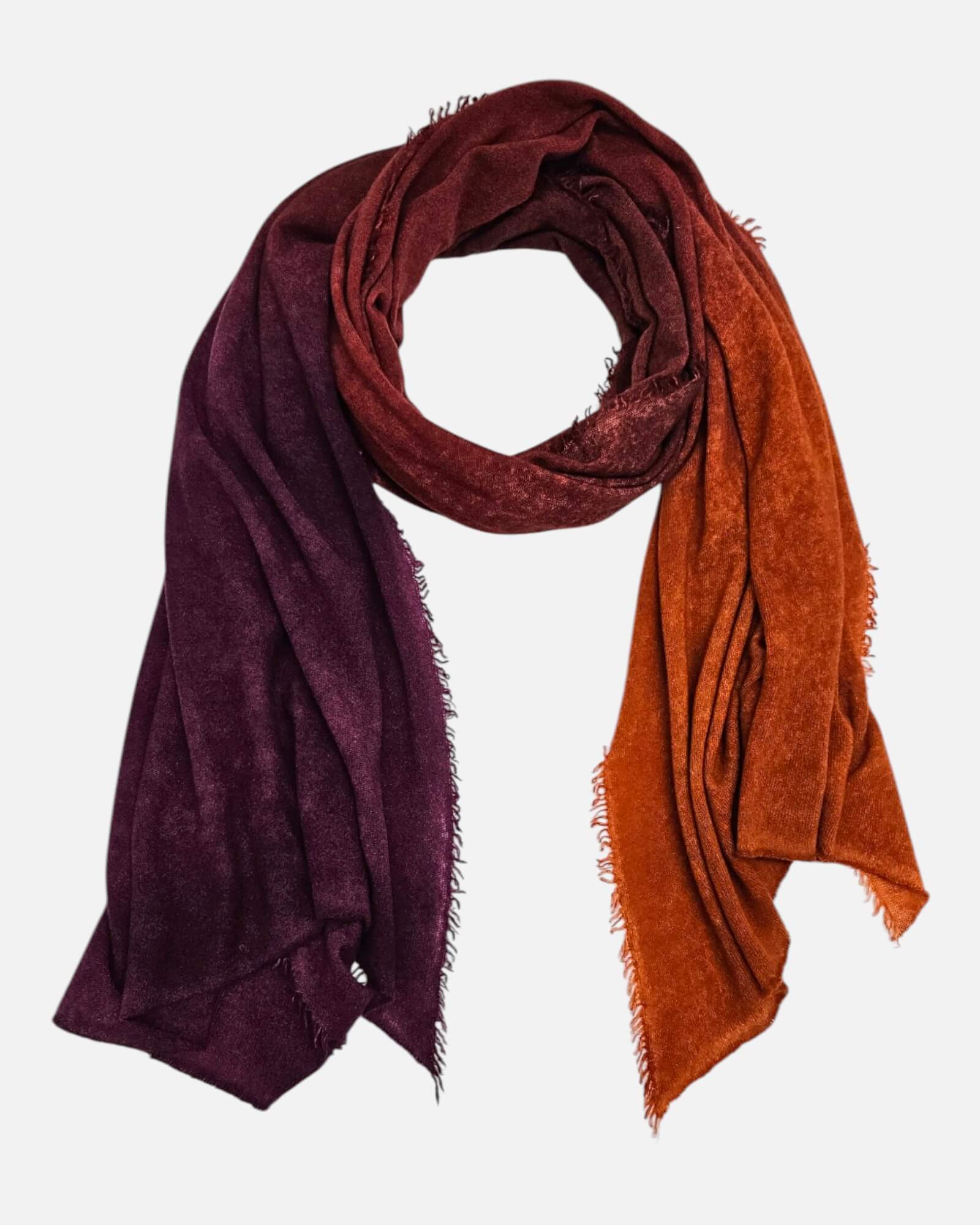 Foulard Faliero Sarti Adry de 60x190 cm extendido en bucle mostrando su degradado cálido y bordes deshilachados.