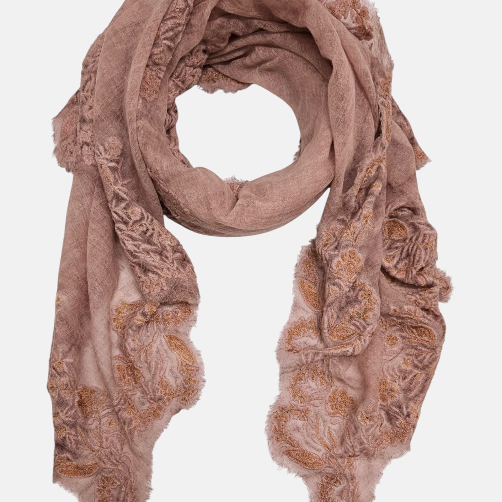Foulard Faliero Sarti Fiorenza extendido en bucle de 90x180 cm destacando los bordes de encaje dorado sobre tono nude.