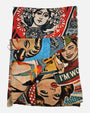 Vista doblada del foulard Faliero Sarti Woman Power mostrando ilustraciones pop art retro y detalles de cómics vintage.