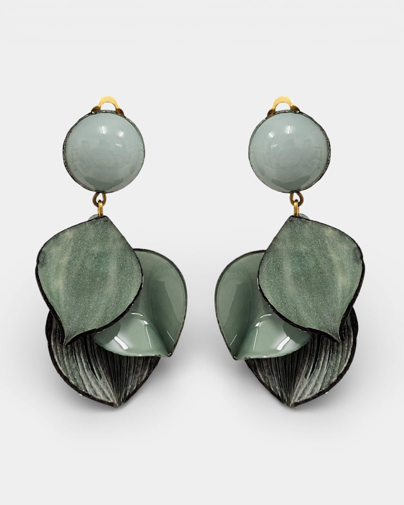 Pendientes Cilea Paris hojas begonia verde salvia, diseño elegante, joyería Sanci