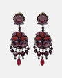 Par de pendientes artesanales Dublos de fiesta en resina facetada color granate y lágrimas colgantes
